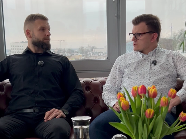 Mateusz Pliński (Pricing) i Adrian Grubba (Transport Morski)